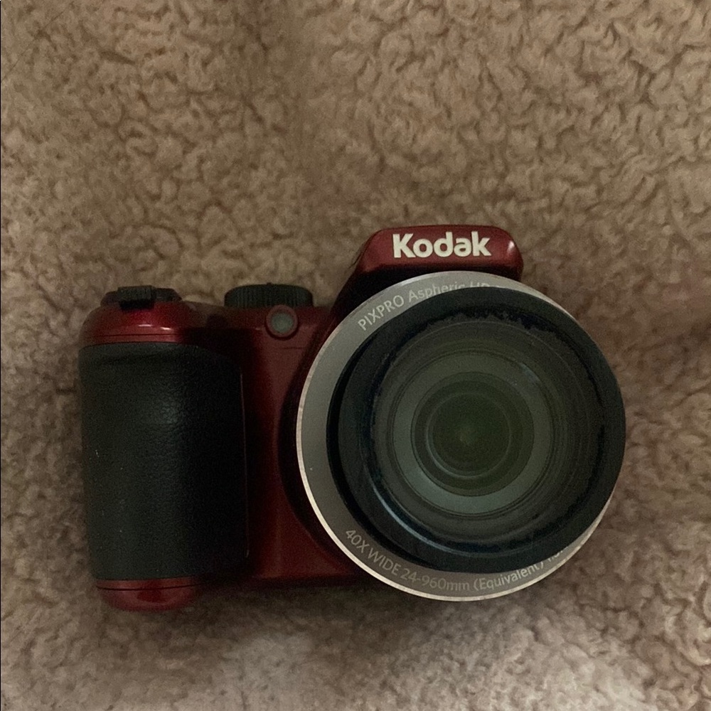 Kodak Red and Black Digital Camera with Zoom Lens
